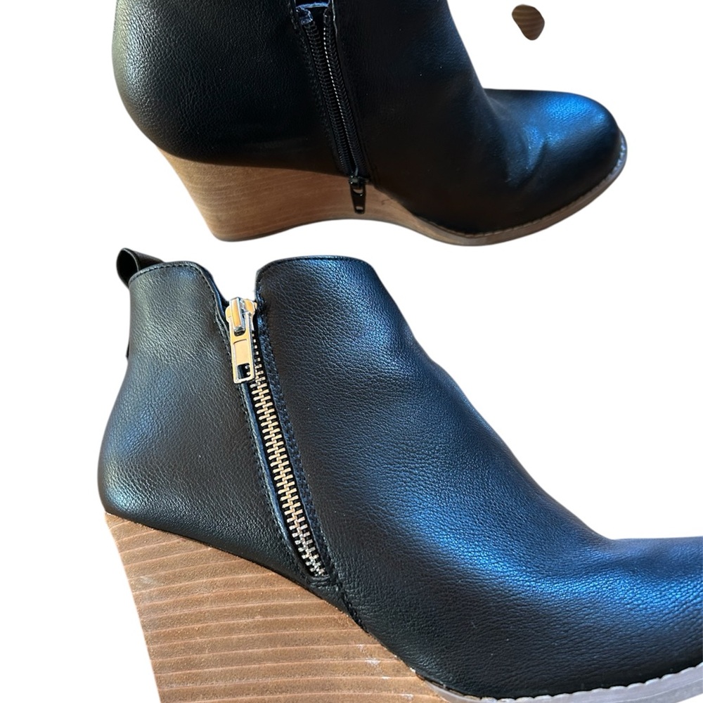 DV by Dolce Vita Gladice Bootie